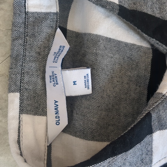 Old navy / plaid shirt / M - Picture 2 of 3